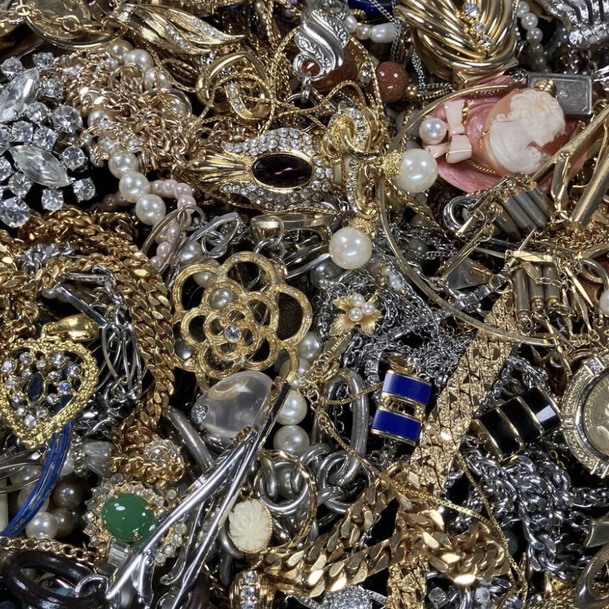 【福津市・宗像市・古賀市】金じゃないからと捨てないで！メッキアクセサリーも買取大吉レガネットガーデン福津店へ✨